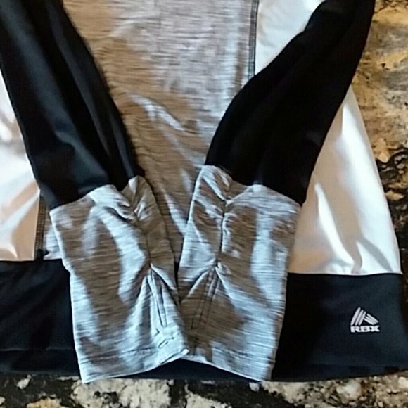 Reebok long sleeve shirt - Picture 3 of 7